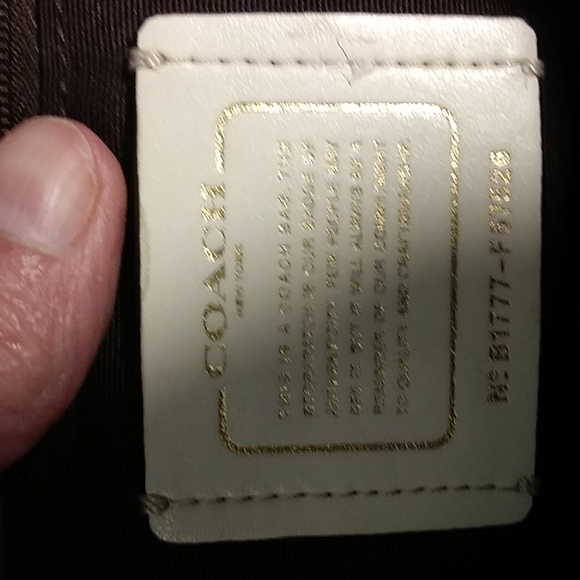 VGUC. Coach tote and coordinating expandable wallet. - Picture 10 of 16